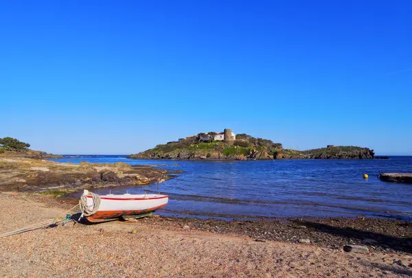 Boot auf costa brava, katalonien, spanien — Stockfoto