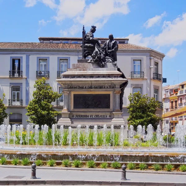 Площадь Католики Изабель в Гранаде, Испания — стоковое фото