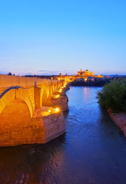 De Romeinse brug in Cordoba, Spanje — Stockfoto