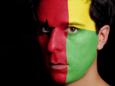 Gine-Bissau bayrağı