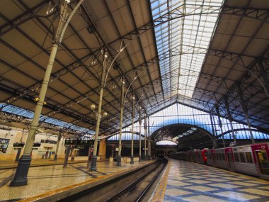 Lizbon Rossio tren istasyonu