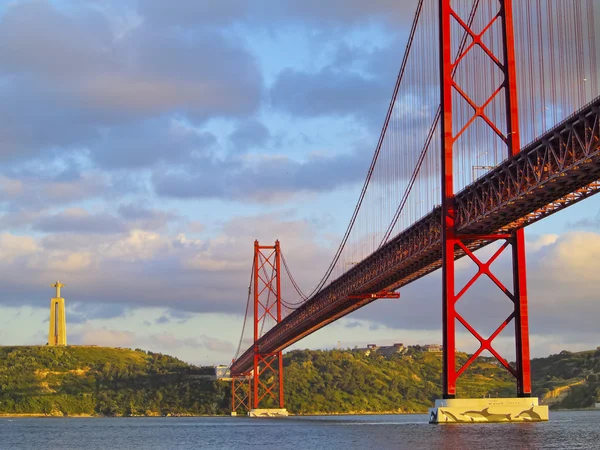 Мост в Лиссабоне — стоковое фото