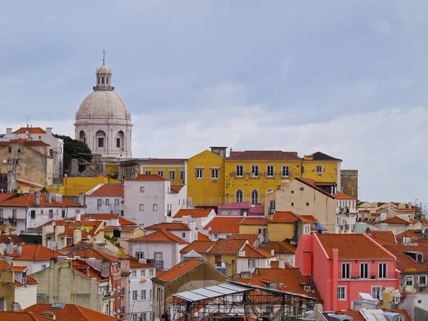 Alfama skyline in Lissabon — Stockfoto