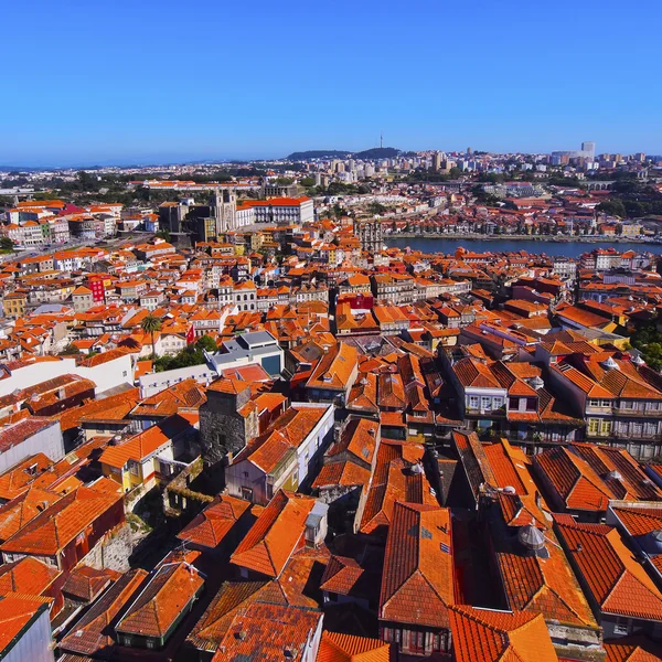 Røde tak på Porto – stockfoto