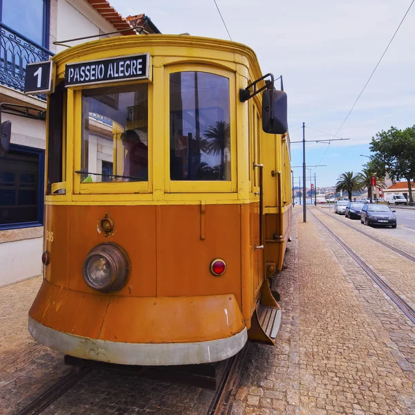 Velho bonde no porto — Fotografia de Stock