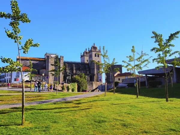 Catedral do porto Fotos De Bancos De Imagens