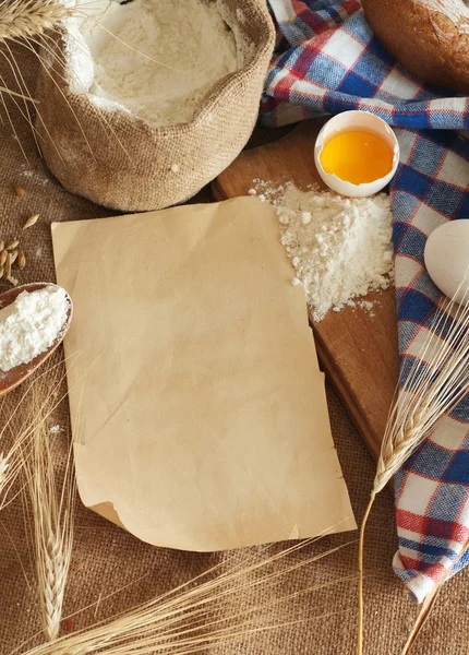 Pan, huevos y harina — Foto de Stock