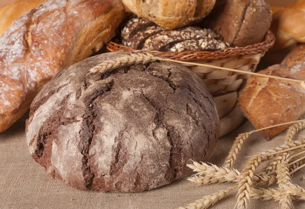 Wheat and bread — Stock Photo, Image