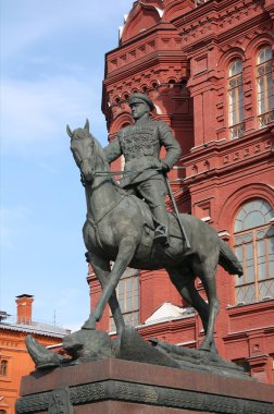 marshal Zhukov'a'nın heykeli
