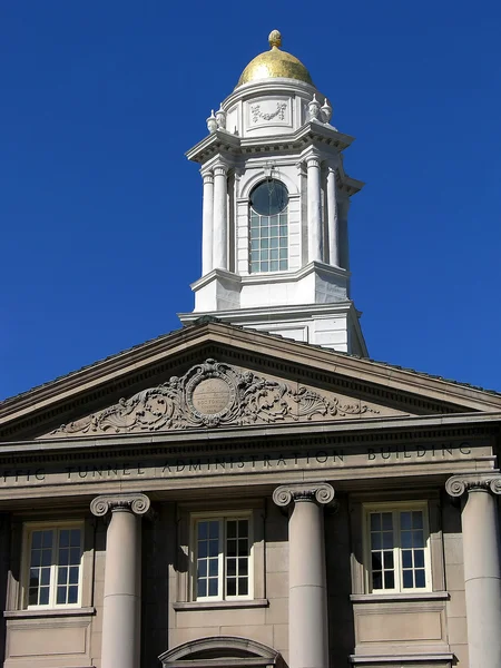 Tunnel Administration Building — Stock Photo, Image