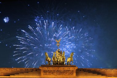brandenbuger kapısı Berlin