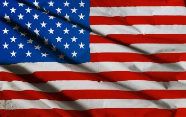 Rüzgarda dalgalanan Amerikan Bayrağının görüntüsü.