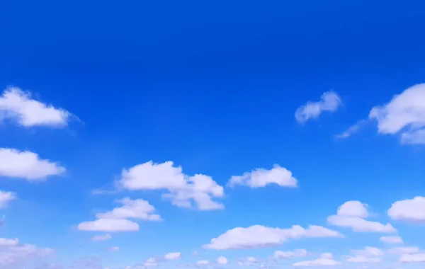 Cielo Blu Con Nuvole Bianche — Foto Stock
