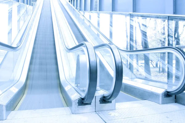 Escalator indoor shopping mall — Stock Photo, Image