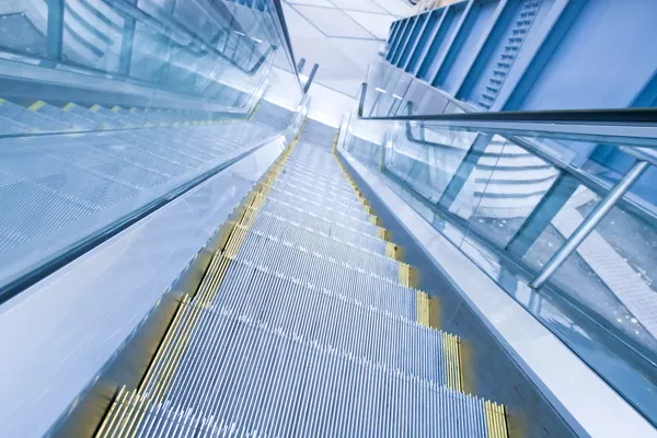 Escalator à l'aéroport — Photo