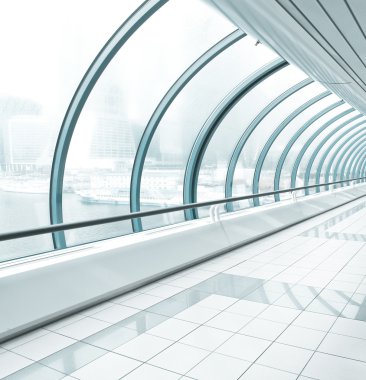 Metro İstasyonu, mavi cam koridor