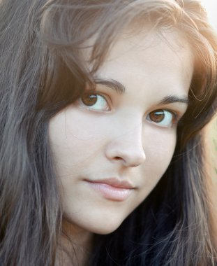 güzel sevimli genç kız portresi