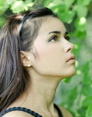 pus sıklıkta özlem, güzel, şirin genç kız portresi