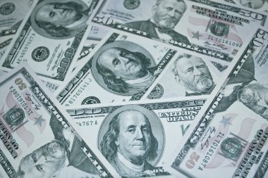 50 dolar yığını