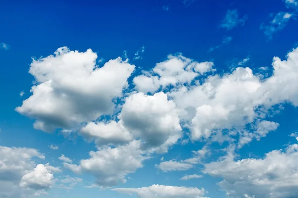 Nuvole nel cielo — Foto Stock