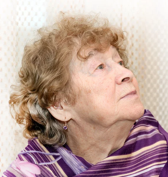 Portrait of elderly woman — Stock Photo, Image