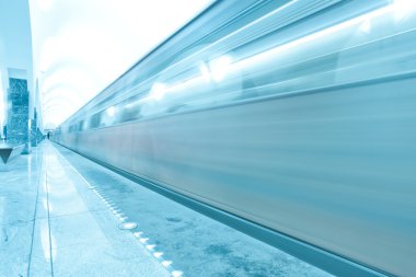 기차와 지하철 역