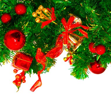 Renkli önemsiz şey asılı ile Noel ağacı