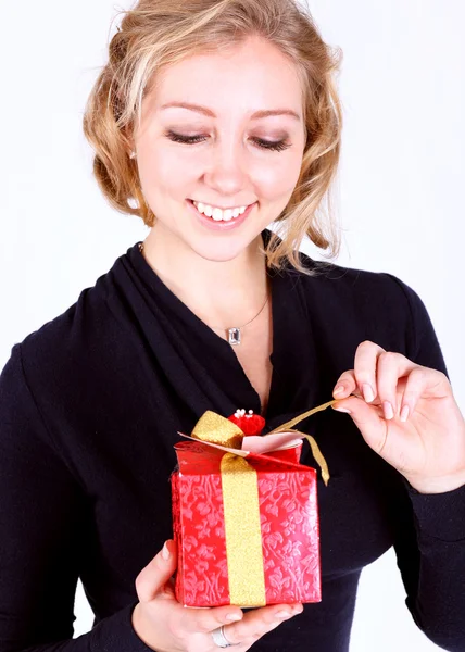 Dívka s vánoční dárky — Stock fotografie