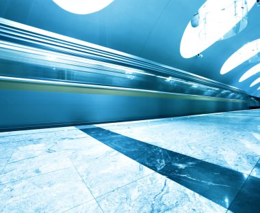 Modern kamu metro istasyonu görünümünü