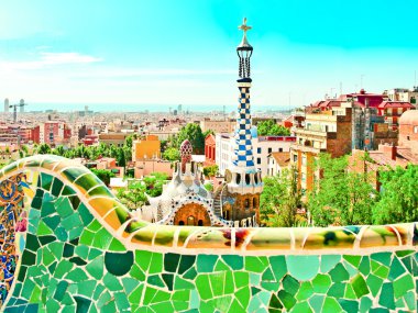 Barcelona, İspanya - 25 Temmuz: ünlü park guell, İspanya