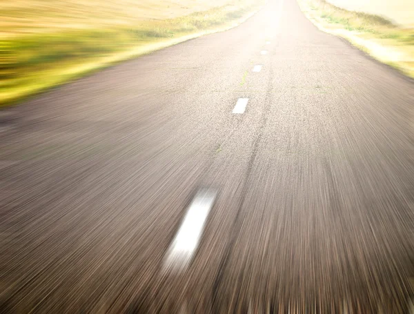 Eindeloze landelijke weg — Stockfoto