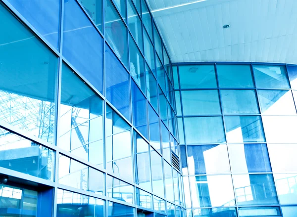 Parede de vidro transparente do edifício de escritório — Fotografia de Stock
