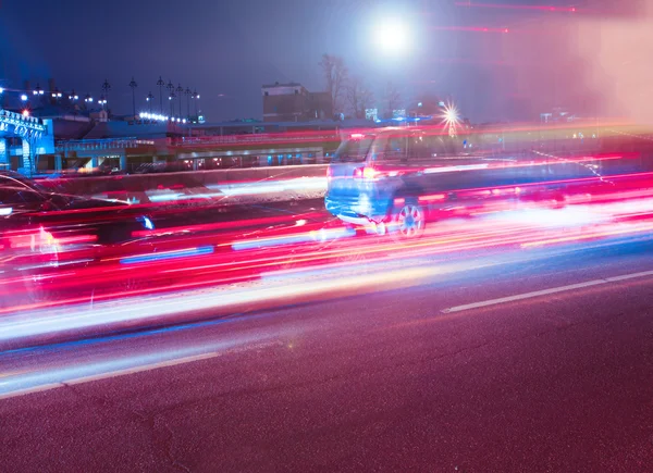 Güzel bir gece şehir içinde hareket — Stok fotoğraf