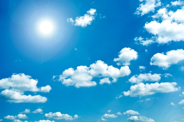 Panoramic view of beautiful blue-sky and sparse white clouds — Stock Photo, Image