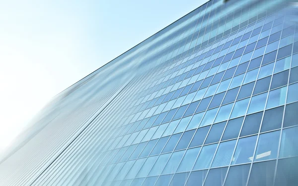 Panorámica y perspectiva amplia vista al fondo azul acero de rascacielos de edificios de gran altura de vidrio en el centro futurista moderno por la noche Concepto de negocio de arquitectura industrial exitosa — Foto de Stock