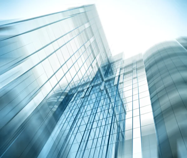 Panoramik ve perspektif geniş açı çelik mavi arka plan cam yüksek artış binanın gökdelenler gece iş kavramı başarılı endüstriyel mimari, modern futuristik şehir görünümünü — Stok fotoğraf