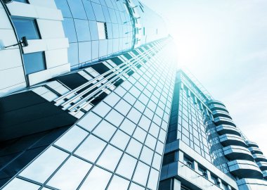 Açık mavi renkli cam yüksek artış gelecek gökdelen ticari modern şehir Binası çelik için panoramik ve potansiyel geniş açı görünümü. İş kavramı başarılı endüstriyel mimari