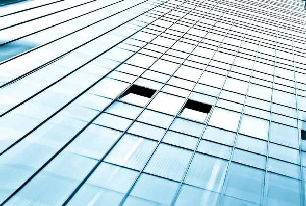Panoramatické a budoucí širokoúhlý pohled na ocelové světle modré pozadí vzestupu sklo vysoká budova mrakodrap komerční moderní město budoucnosti. Podnikatelský koncept úspěšné průmyslové architektury — Stock fotografie