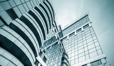 Açık mavi renkli cam yüksek artış gelecek gökdelen ticari modern şehir Binası çelik için panoramik ve potansiyel geniş açı görünümü. İş kavramı başarılı endüstriyel mimari