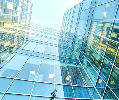 Açık mavi renkli cam yüksek artış gelecek gökdelen ticari modern şehir Binası çelik için panoramik ve potansiyel geniş açı görünümü. İş kavramı başarılı endüstriyel mimari