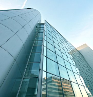 Açık mavi renkli cam yüksek artış gelecek gökdelen ticari modern şehir Binası çelik için panoramik ve potansiyel geniş açı görünümü. İş kavramı başarılı endüstriyel mimari