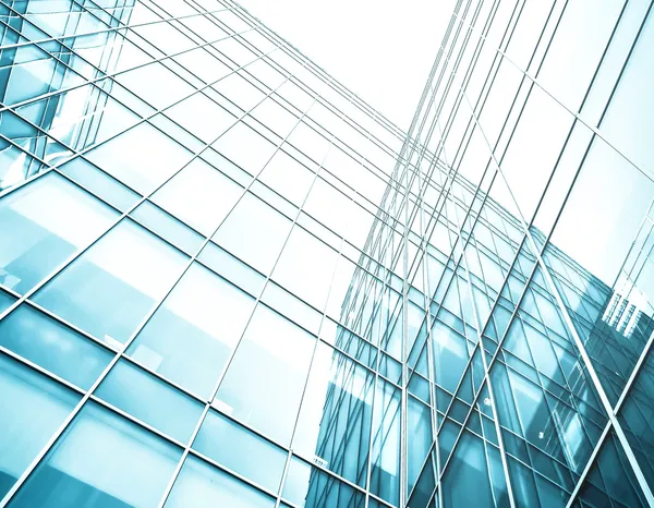ガラス高層超高層ビル未来の商業近代都市を建物の明るい青の背景を鋼のパノラマと将来広角ビューです。成功産業アーキテクチャのビジネス ・ コンセプト — ストック写真