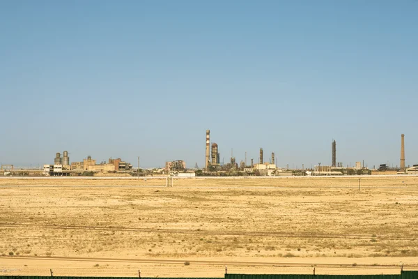 Zona industrial de la ciudad de Aktau . — Foto de Stock