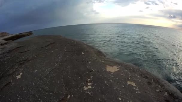 里海的落基海岸 曼吉斯图地区 哈萨克斯坦 10日2021年 — 图库视频影像
