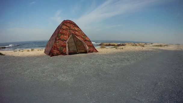 カスピ海の海岸にテント マンギスタウ地方 カザフスタン 6月10日 2021年 — ストック動画
