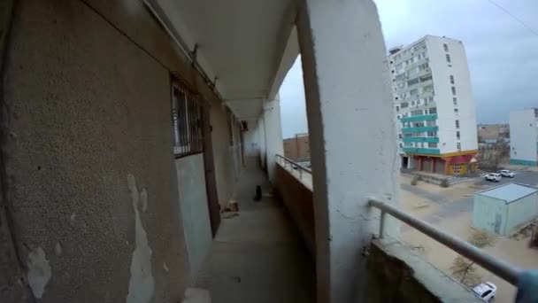 Camina Por Galería Casa Casa Galería Varios Pisos Kazajstán Ciudad — Vídeo de stock