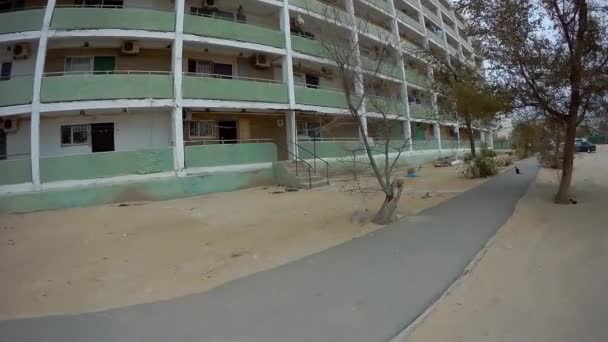 多层画廊的房子 哈萨克斯坦 Aktau市 曼吉斯图地区 November 2021年 — 图库视频影像