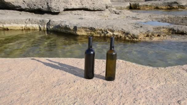 Two Bottles Wine Sea Caspian Sea June 2022 Year — Stockvideo