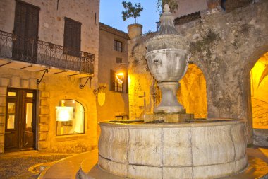 Saint Paul de Vence, Fransa 'nın gece manzarası