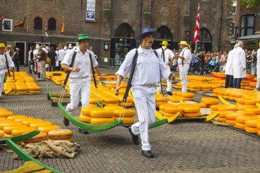 Alkmaar, Hollanda - 7 Eylül: taşıyıcı anne ile yürüyüş